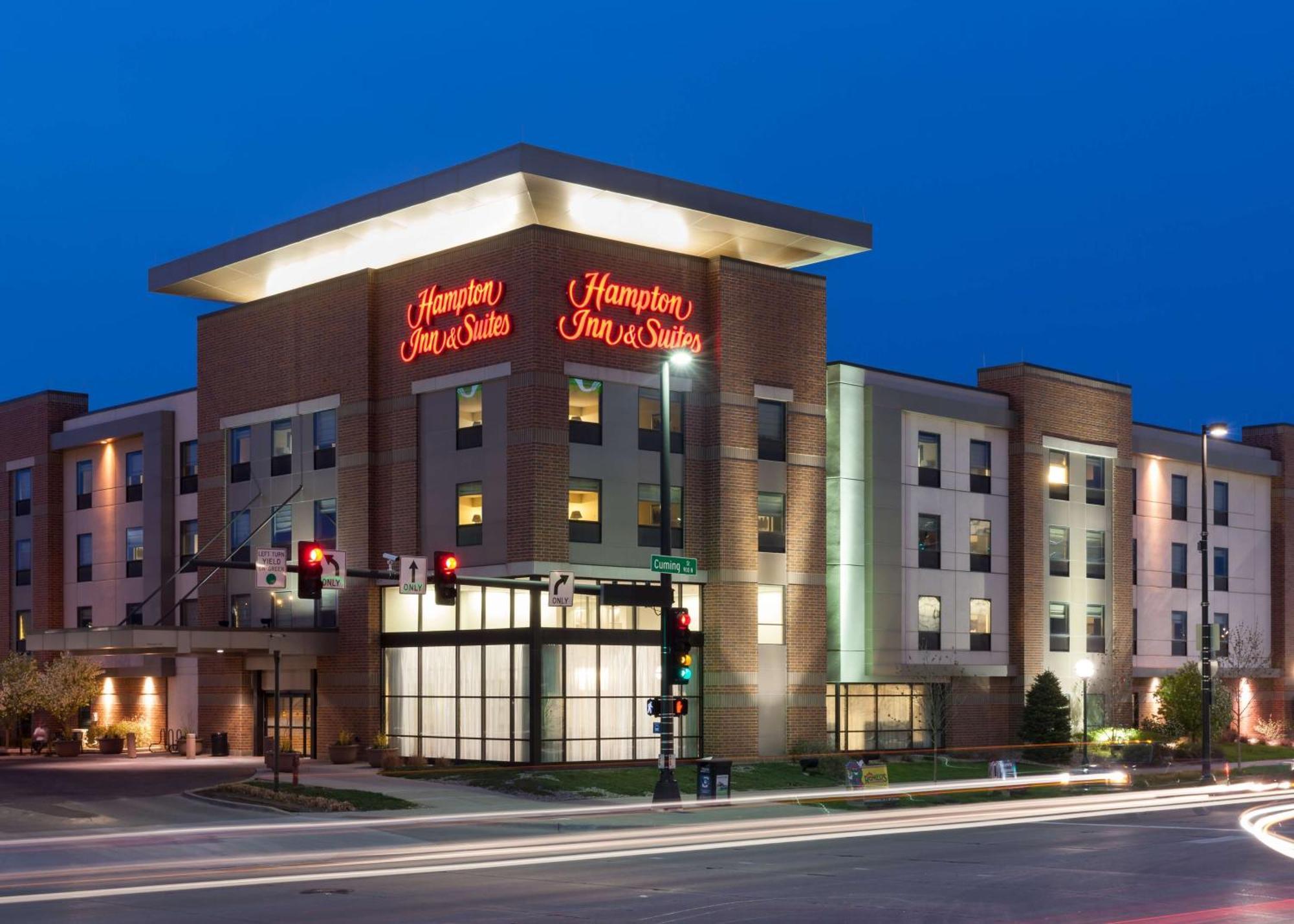 Hampton Inn & Suites Omaha-Downtown Exterior foto