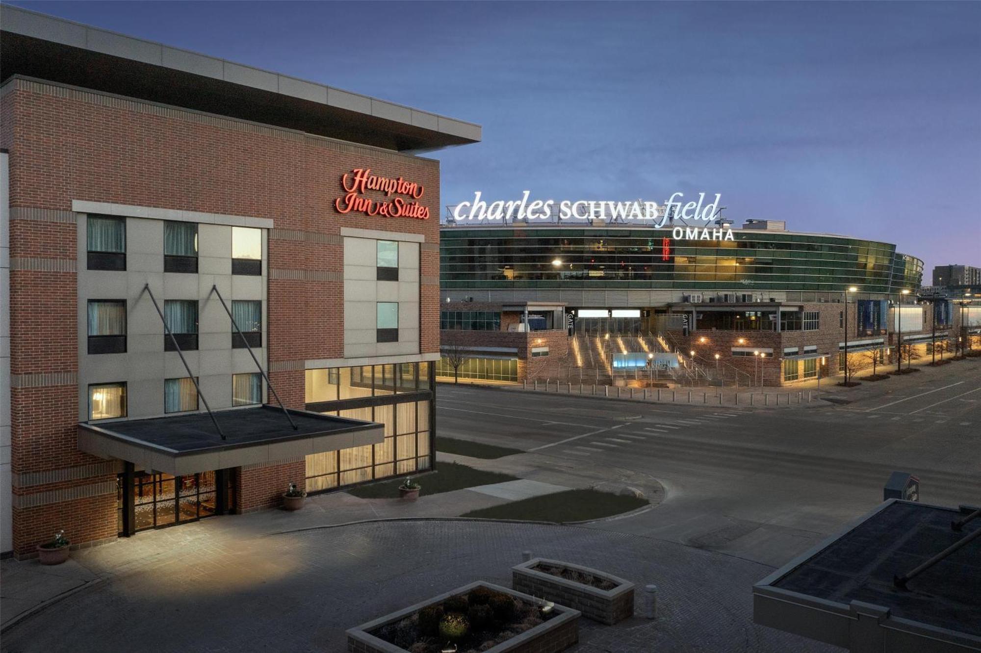 Hampton Inn & Suites Omaha-Downtown Exterior foto