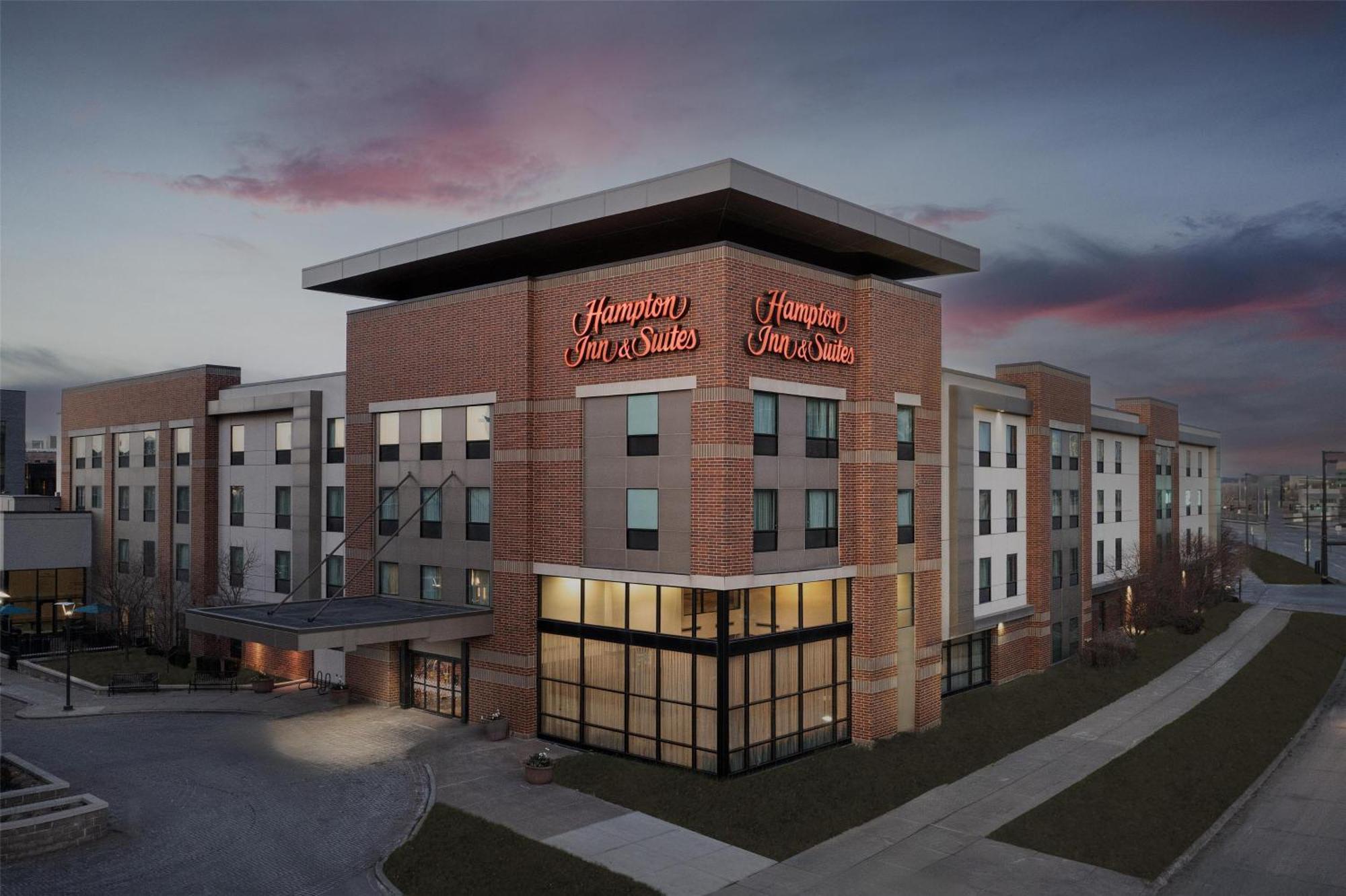 Hampton Inn & Suites Omaha-Downtown Exterior foto